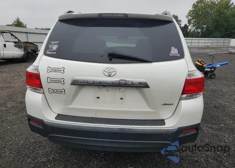 2011 Toyota Highlander Base z USA, uszkodzony, nr VIN 5TDBK3EH3BS060728